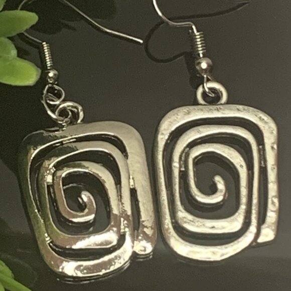 Bohemian Earring, Boho Earring, Gift Idea, Celtic Earring, Silver Swirl Earring - Picture 1 of 4